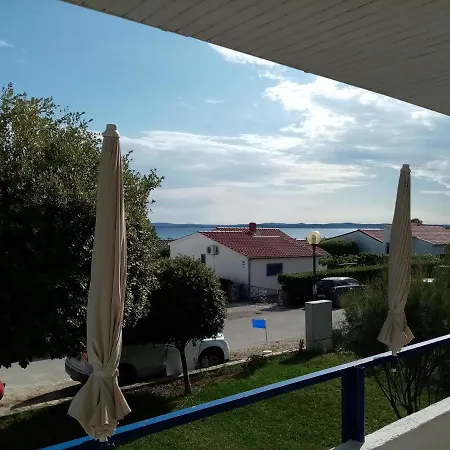 Punta Skala Nena Apartman * Petrčane